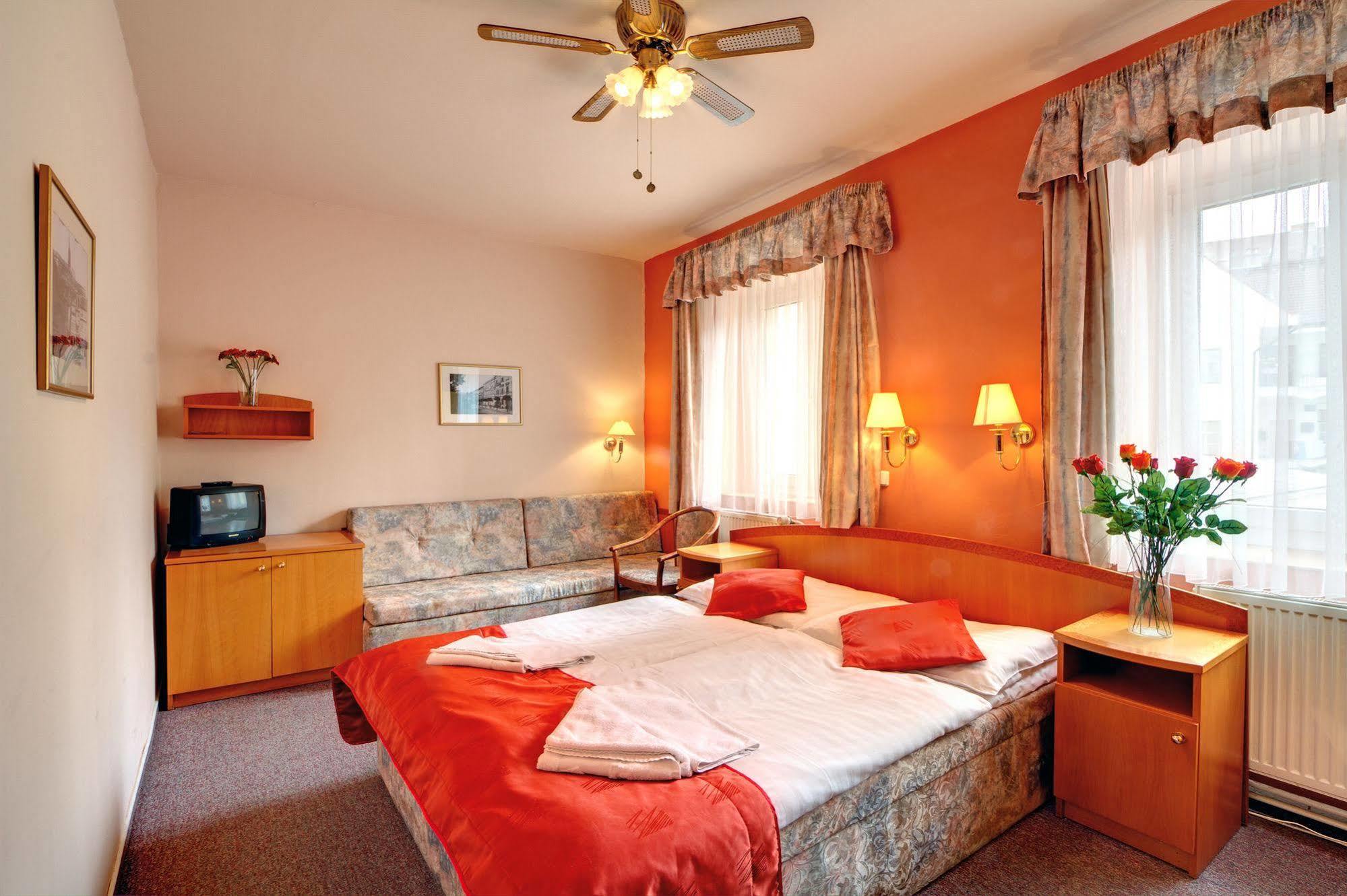 Hotel White Lion Prag Eksteriør billede